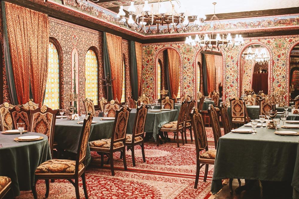 Кафе азербайджан. Ресторан музей в Баку Ширваншах. Ширваншах ресторан Баку. Shirvanshah ресторан в Баку. Ресторан в Баку Mugam.